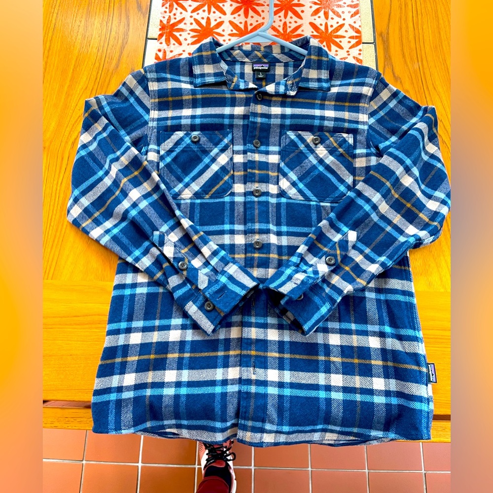 Boys Patagonia Large blue flannel shirt